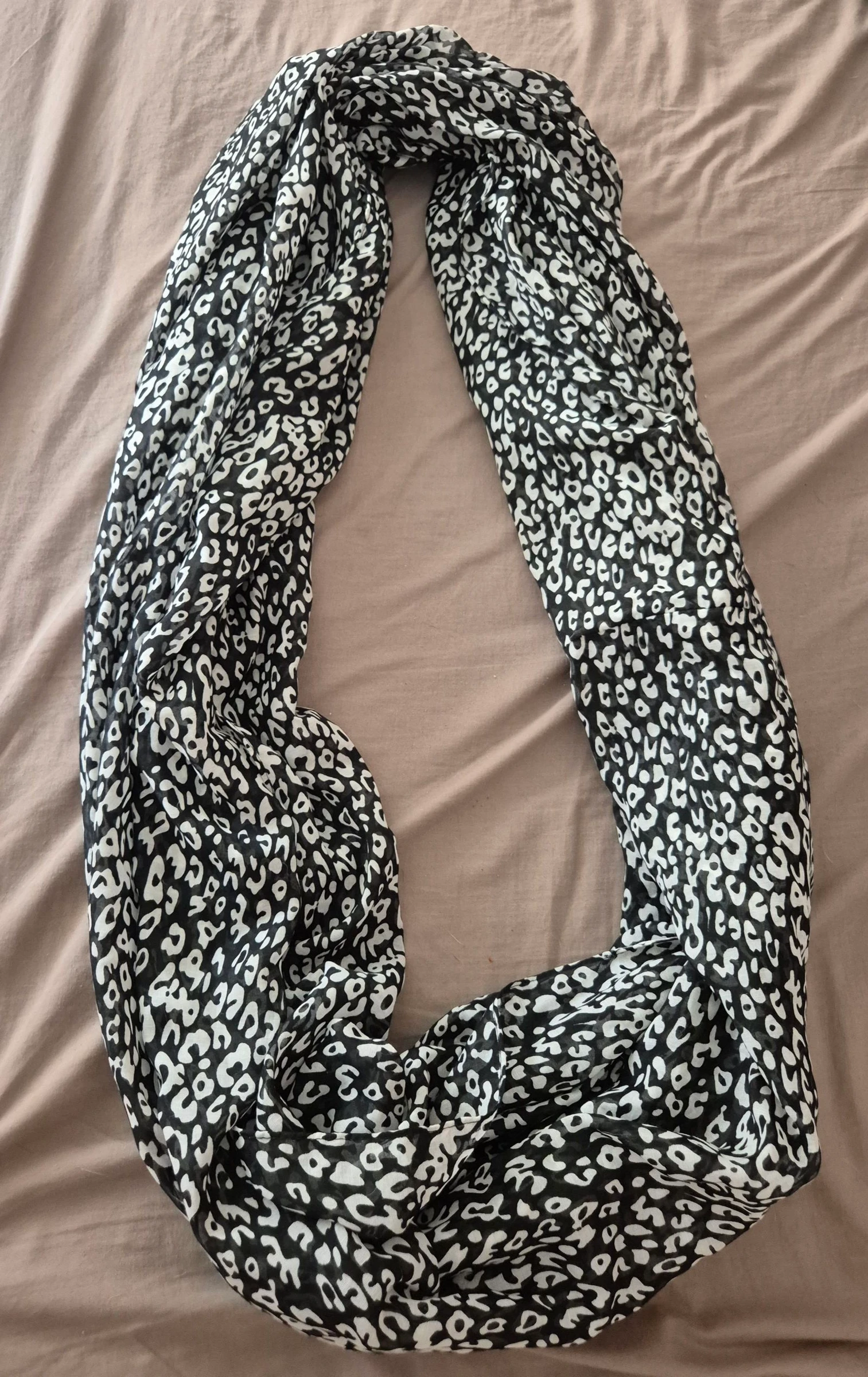 Cuello animal print sin uso Pinkie